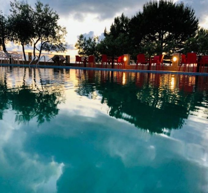 Oferta turistike për fundjavë dhe udhëtime!