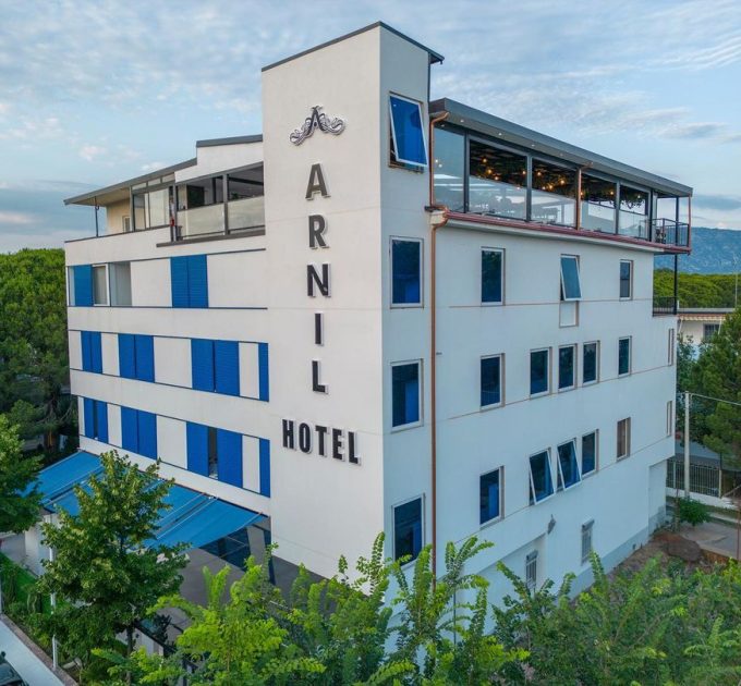 HOTEL ARNIL VELIPOJE