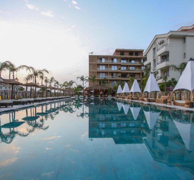 REGINA PALM RESORT