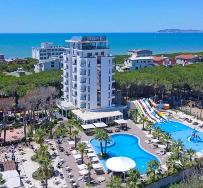 HENRY RESORT & SPA