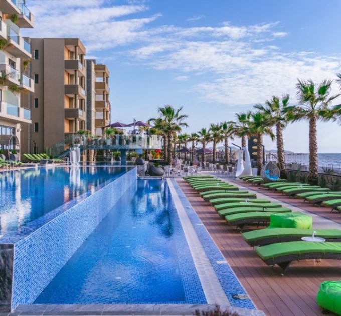 PINEA HOTEL GOLEM