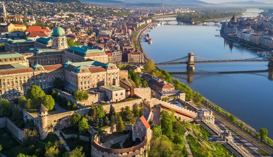 Zbuloni Magjinë e Budapestit me Blue Travel