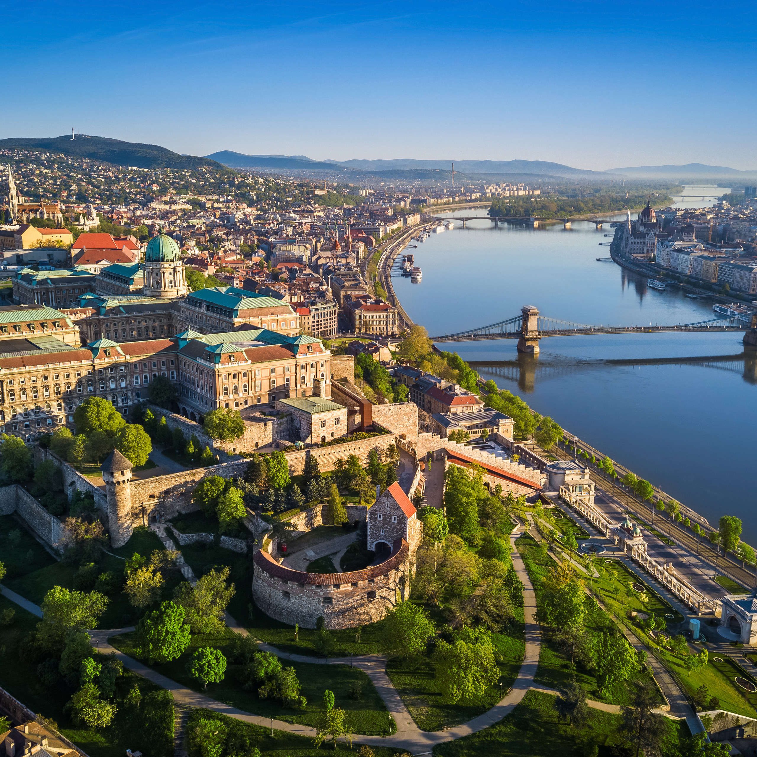 Zbuloni Magjinë e Budapestit me Blue Travel