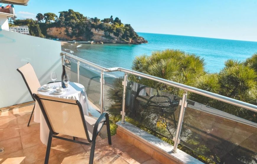 VUE MER HOTEL –  ULQIN